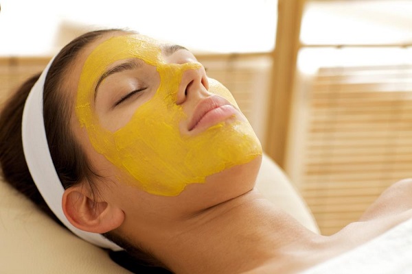 Bột nghệ giúp kháng viêm, giảm thâm mụn