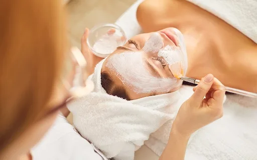 Các phương pháp skincare an toàn mẹ bầu có thể áp dụng tại spa