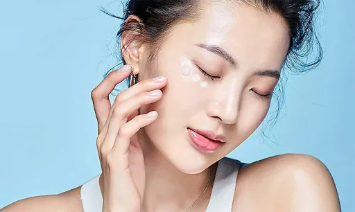 Gợi ý cách chăm sóc da vùng mắt chống lão hóa tại nhà 